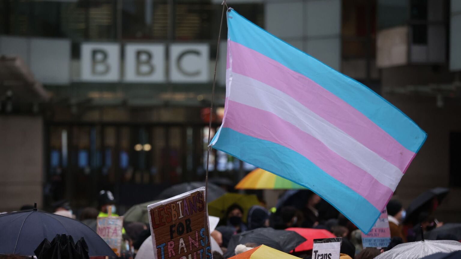 Comment la BBC est devenue la Pravda des militants trans