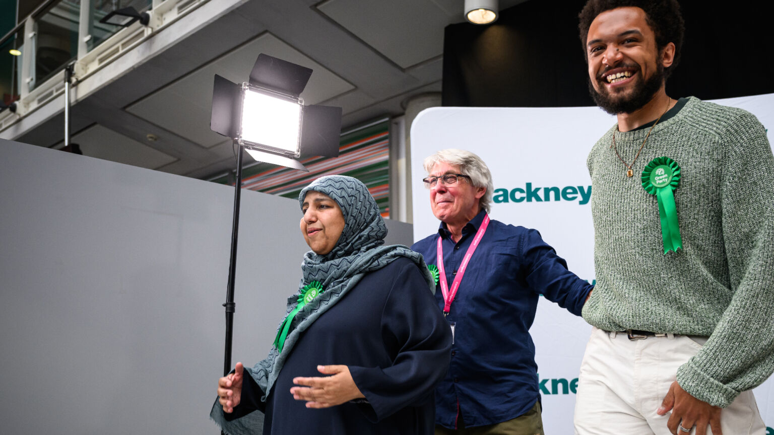 Apprenez à connaître les cinglés, les travestis et les islamistes qui dirigent désormais votre conseil local