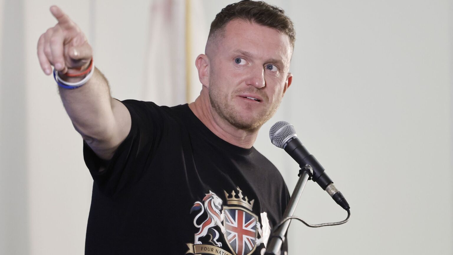 L'Union d'Oxford ne devrait pas annuler Tommy Robinson