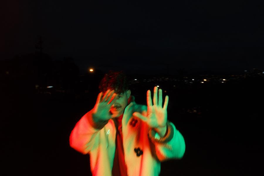 Titre : Clovr annonce son premier album « Paper Elephants » et sort le nouveau single « Closer »