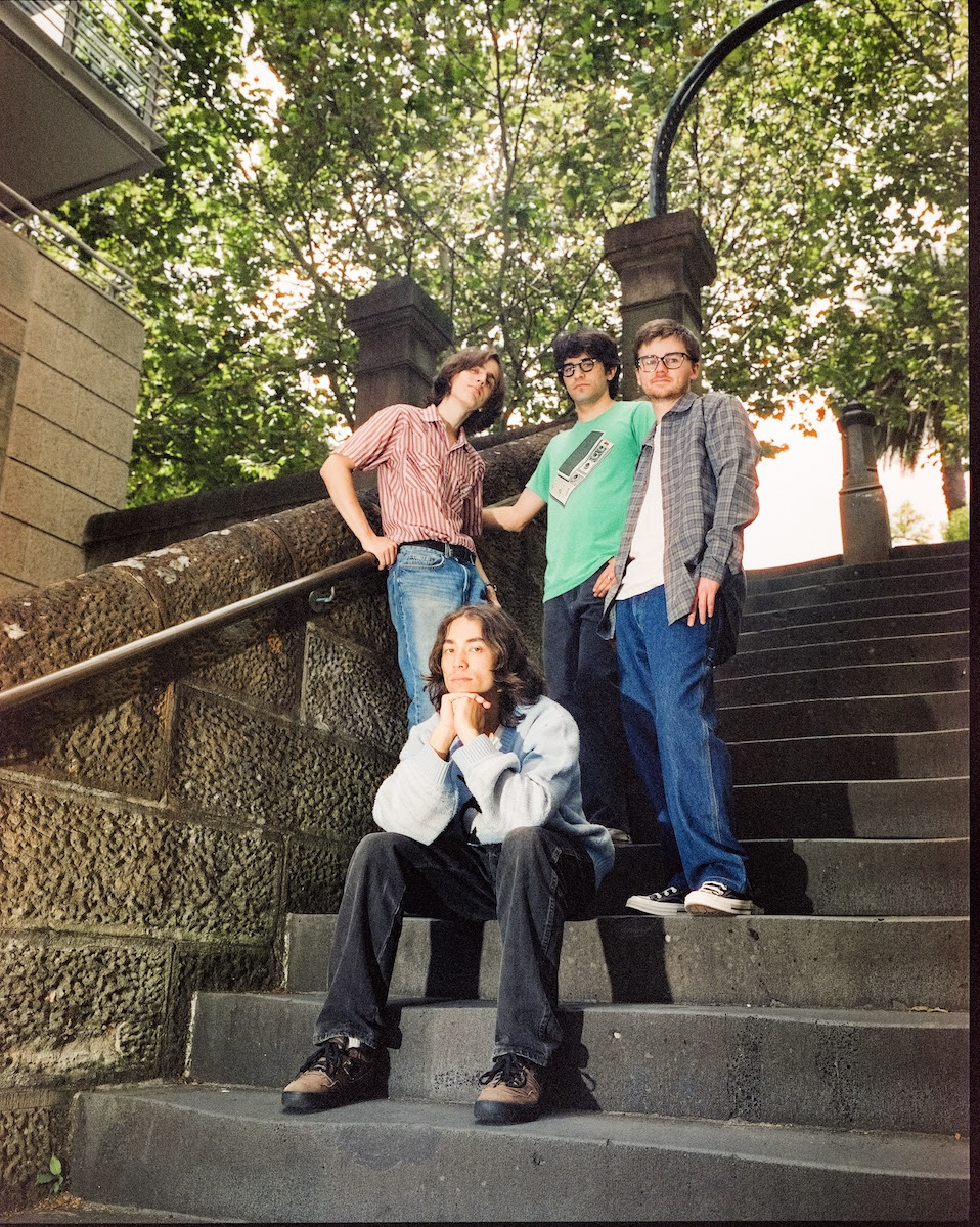 Titre : Les Lazy Eyes annoncent des chansons d'amour ringardes avec leur nouveau single Sincere