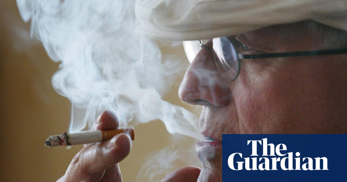 “Il a survécu à quatre de ses médecins” : David Hockney adorait fumer, il aimait vraiment, vraiment fumer | David Hockney