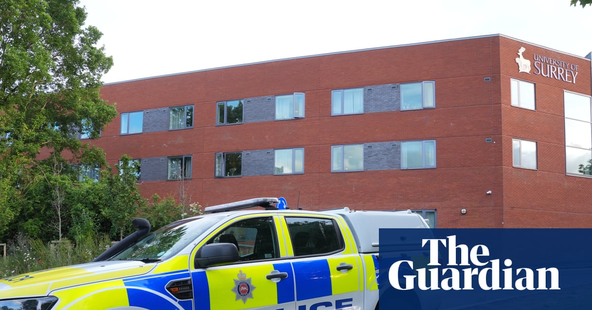 Un homme de 21 ans accusé de tentative de meurtre après qu’un employé de l’Université de Surrey ait tiré à l’arbalète | Nouvelles du Royaume-Uni