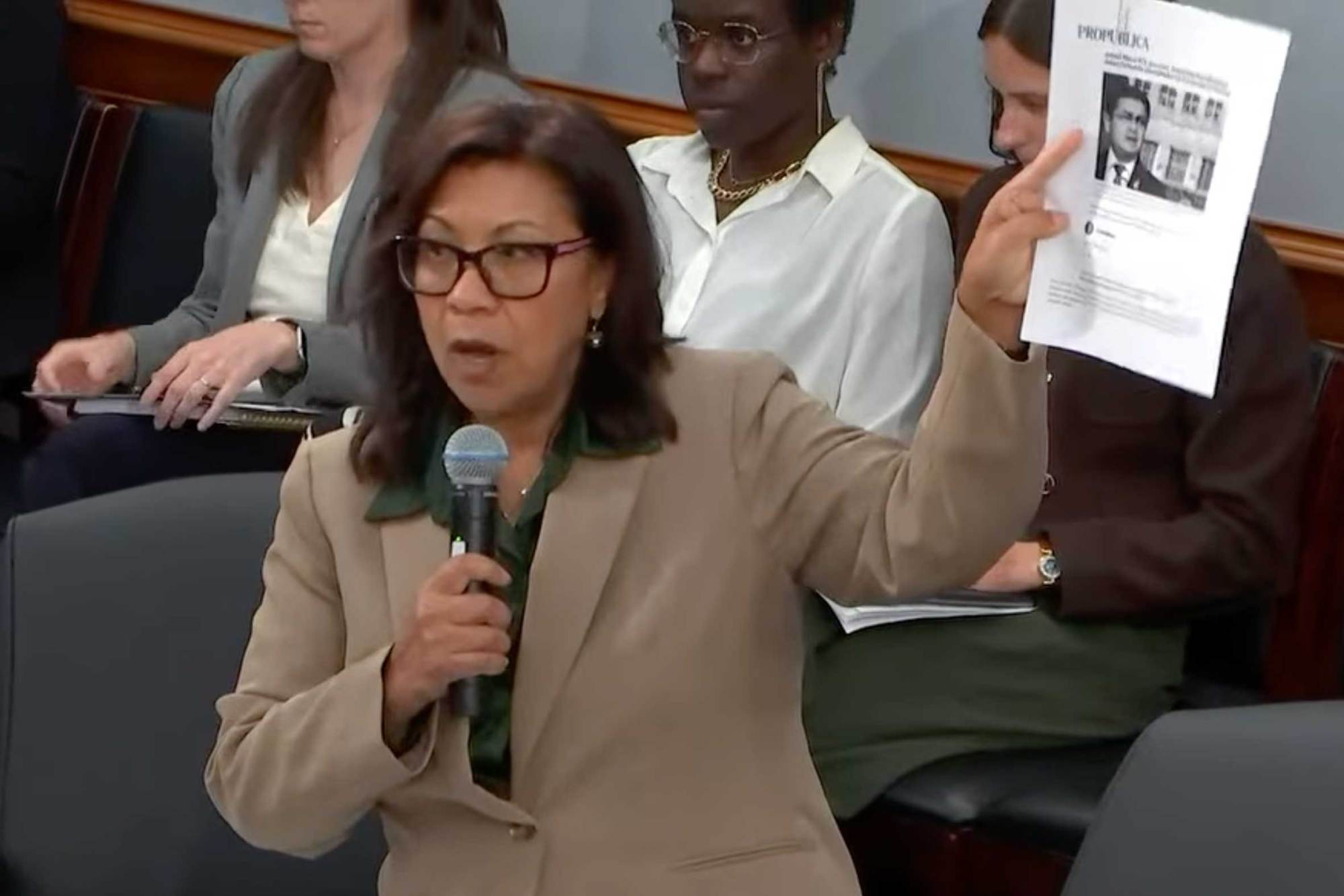 La représentante Norma Torres propose l’interdiction d’un traitement spécial pour les trafiquants de drogue condamnés – ProPublica