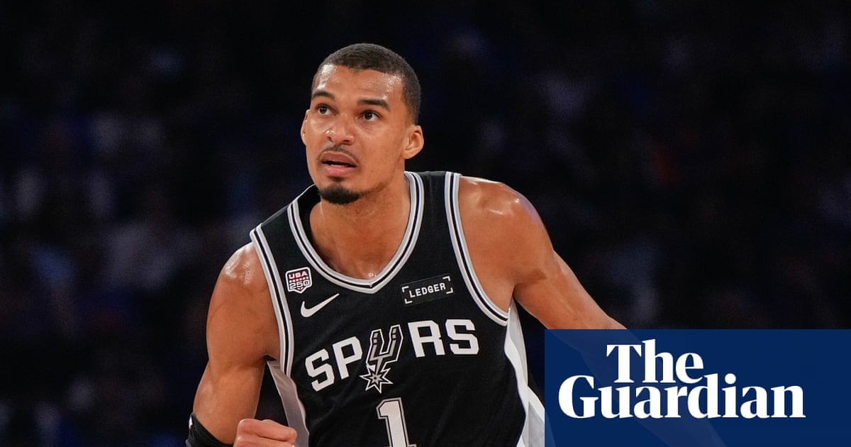 Les fans des Knicks intimident Victor Wembanyama et lui jettent un œuf après le match 4 | Finales NBA
