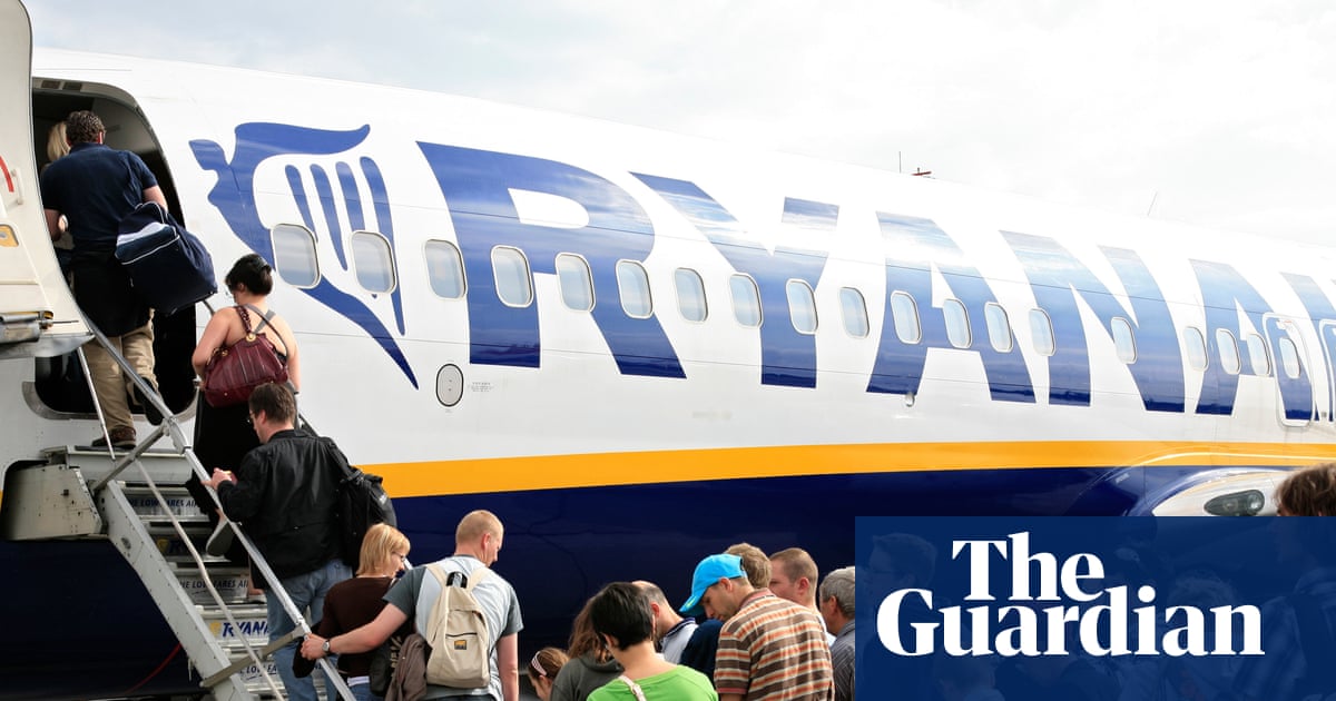 Ryanair enquête sur les frais facturés aux parents lorsqu'ils s'assoient avec leurs enfants | Ryanair