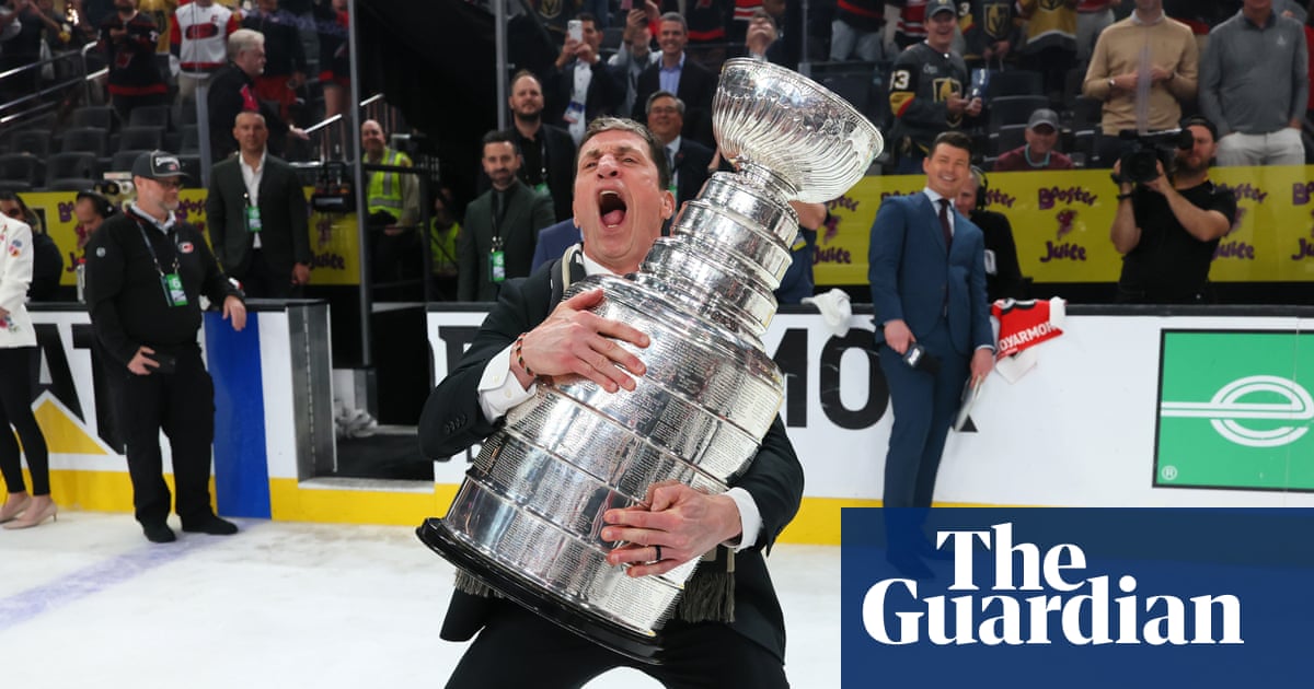 De capitaine à entraîneur : les deux coupes Stanley de Rod Brind'Amour avec les Hurricanes, à 20 ans d'intervalle | Coupe Stanley
