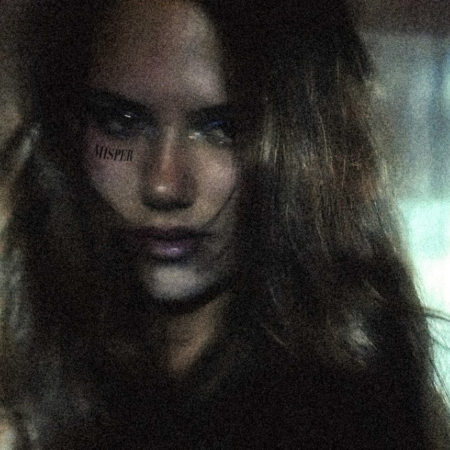 Track : ROSANNE partage son offre pop sombre « MISPER »