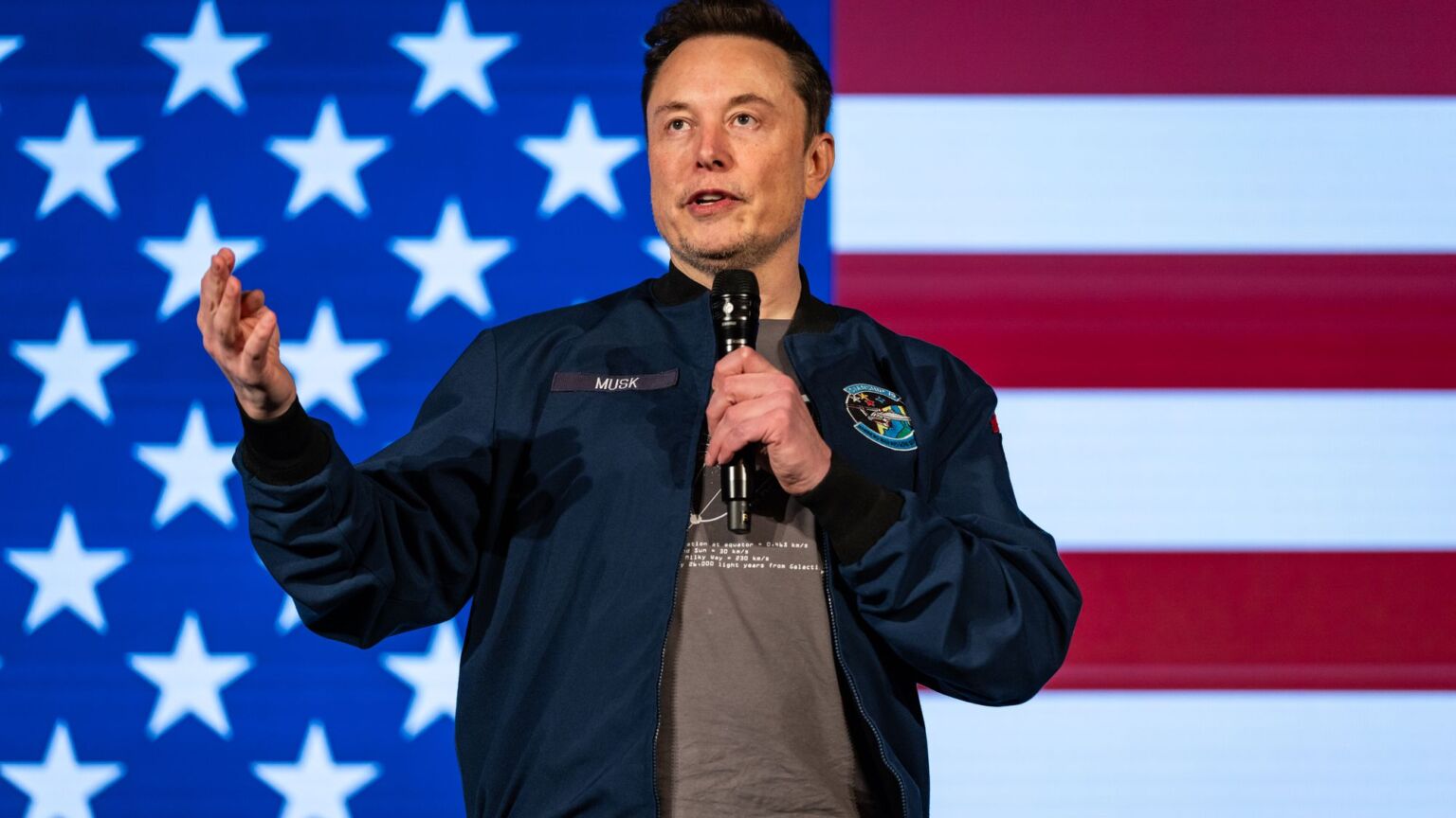 Laisse Elon profiter de son moment au soleil