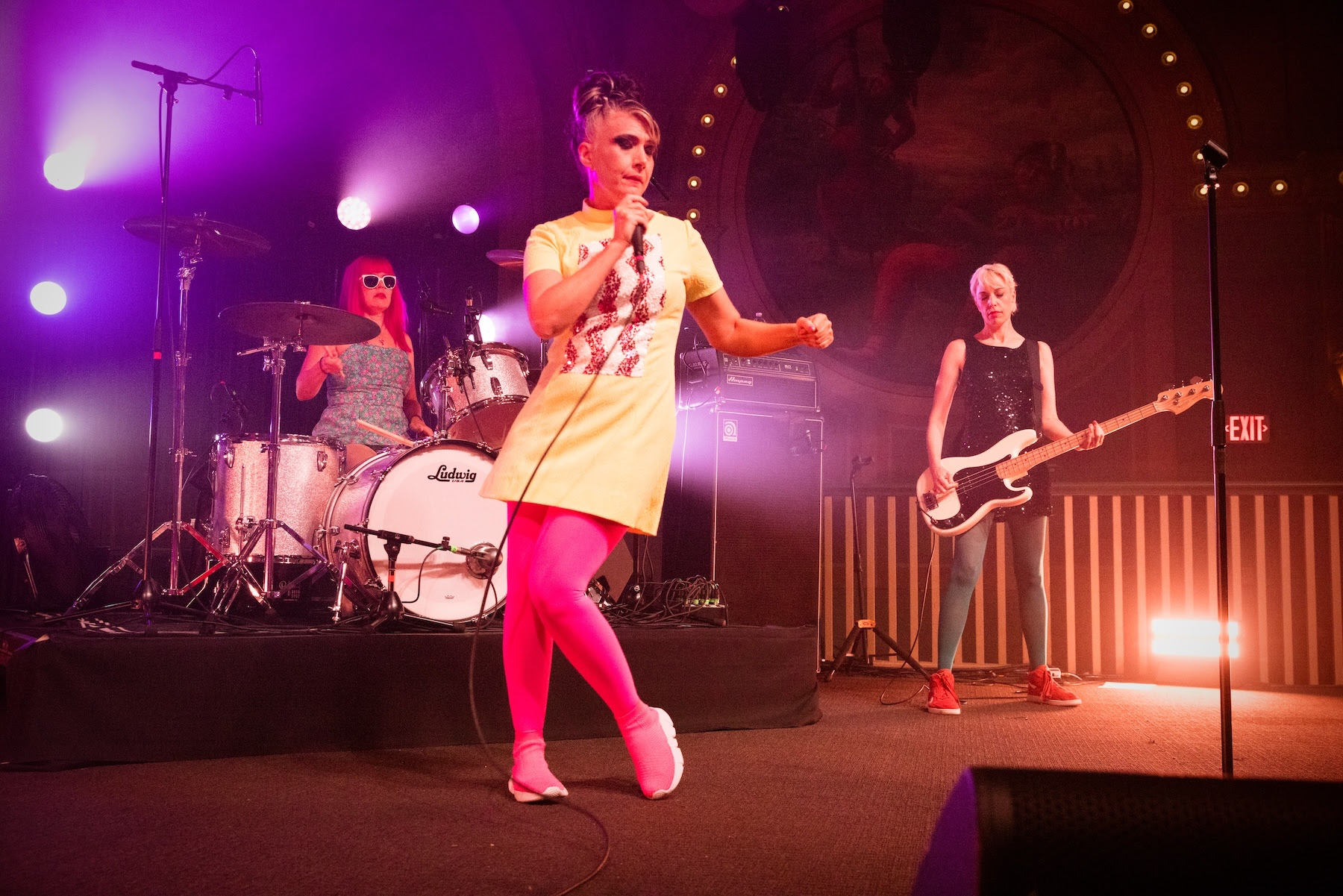 “Bikini Kill assiste au premier festival Daisy Chain Fields d'Olivia Rodrigo”