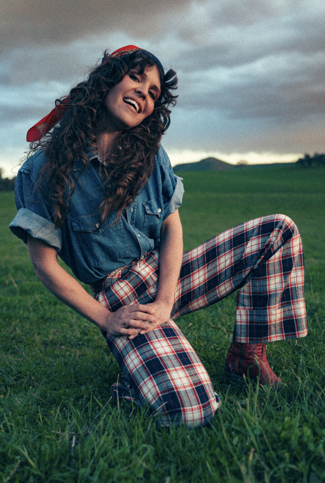 Titre : Fanny Lumsden revient avec un nouveau single « Difficult Woman ».