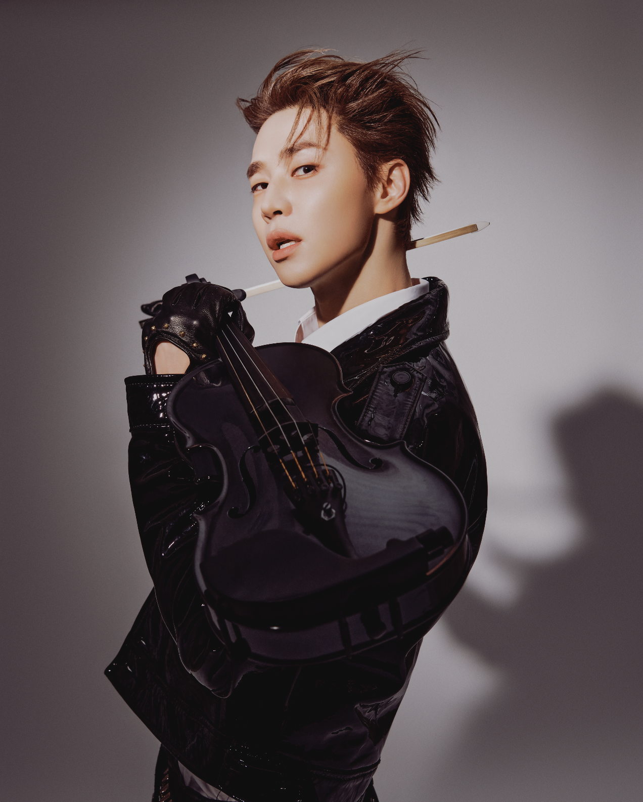 ^ “Henry Lau annonce des dates australiennes exclusives pour la tournée mondiale ENJOY THE SHOW”
