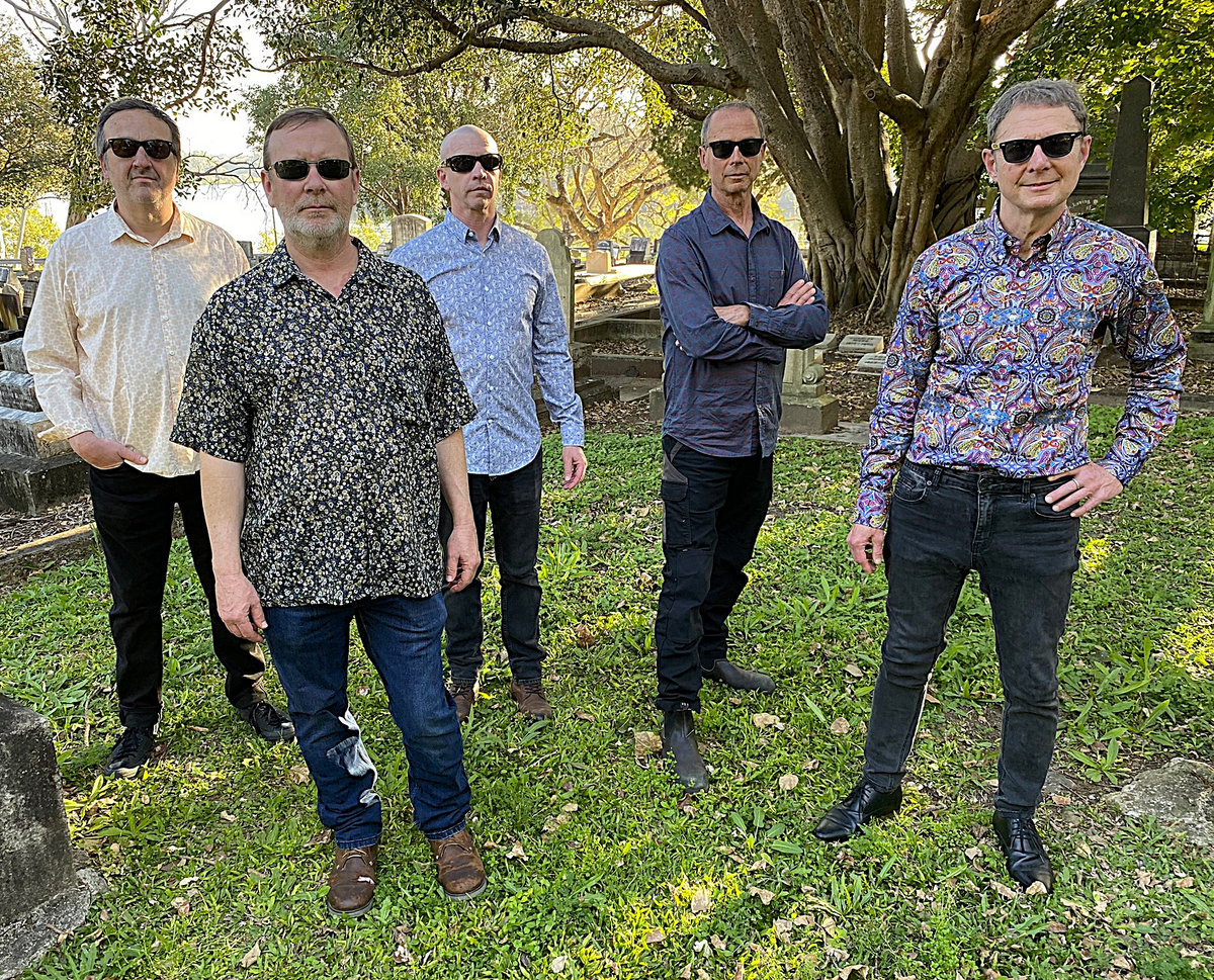 Track: ‘Out Of Thin Air’ – the iconic paisley-clad jingle jangle pop exponents Up and Downs conjure up first release in ten years as they announce EP and tour.