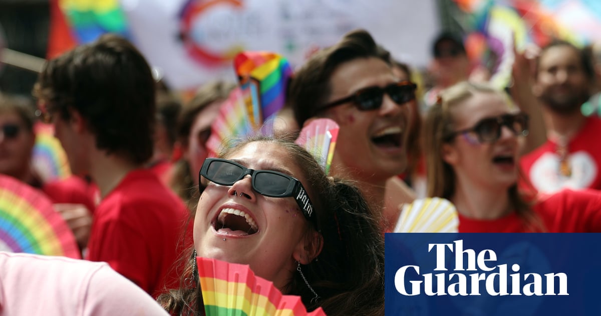 Des dizaines de milliers de personnes défilent à Londres pour le défilé annuel de la fierté | Droits LGBTQ+
