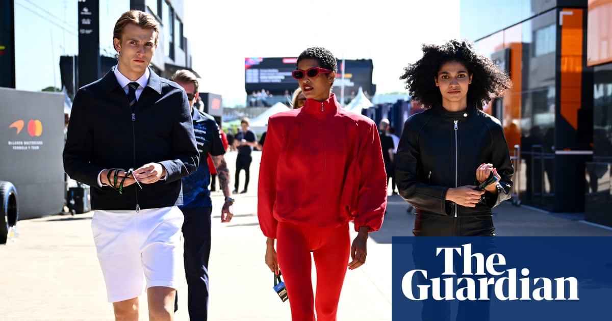 Frump a finalement décidé d'arrêter : M&S fête ses 100 ans à la Fashion Week de Londres | Marks & Spencer