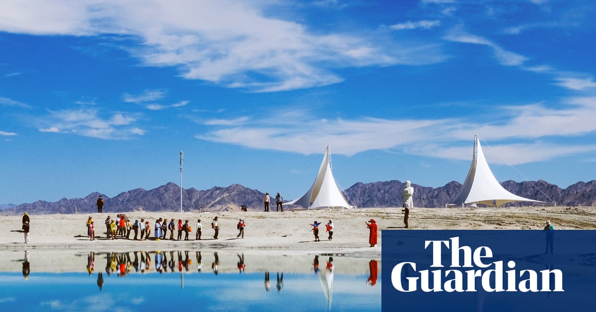 Funérailles du Guide Suprême à Téhéran, anniversaire du Dalaï Lama et victoire de l'Angleterre sur le Mexique : photos du jour – Lundi