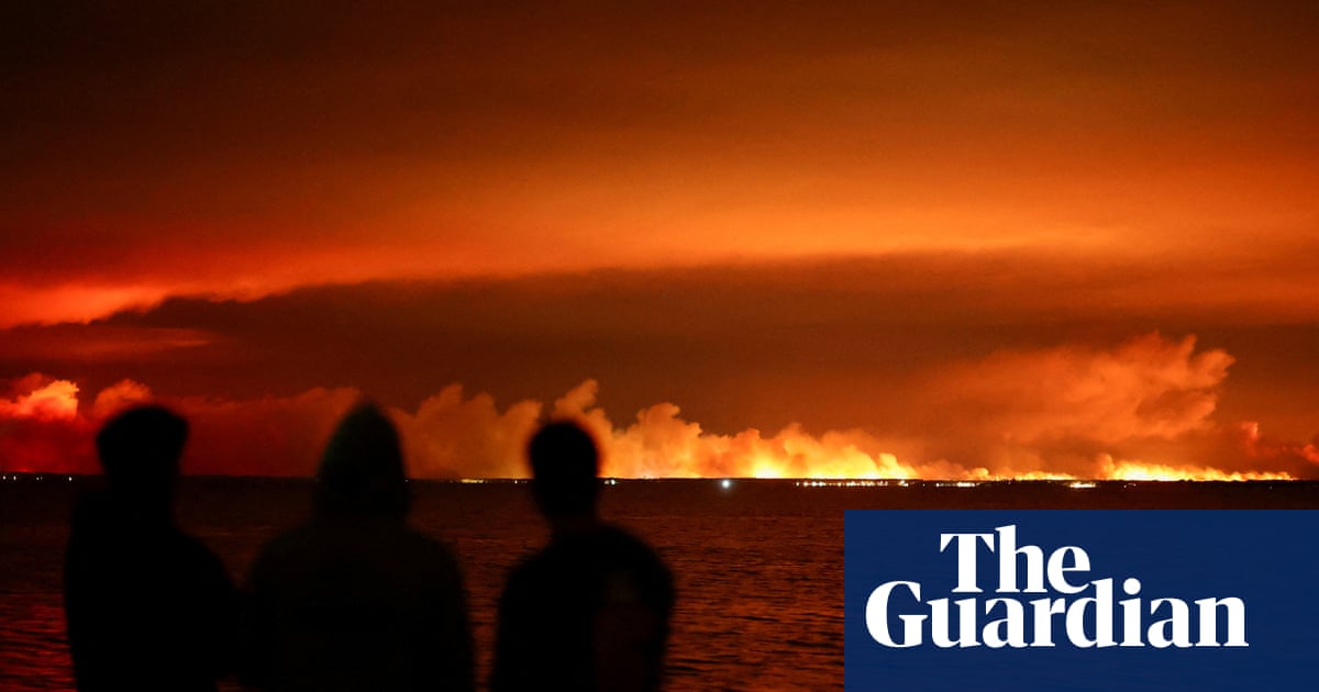 Plus de 100 000 personnes fuient ou sont emprisonnées alors que les incendies de forêt ravagent la France et l'Espagne | France