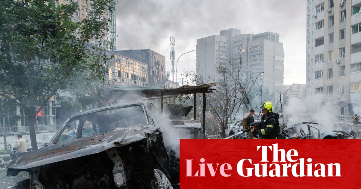 Zelensky appelle à des « décisions fortes » lors du sommet de l'OTAN après que la Russie a tué 11 personnes lors de raids nocturnes sur Kiev – L'Europe en direct | Ukraine