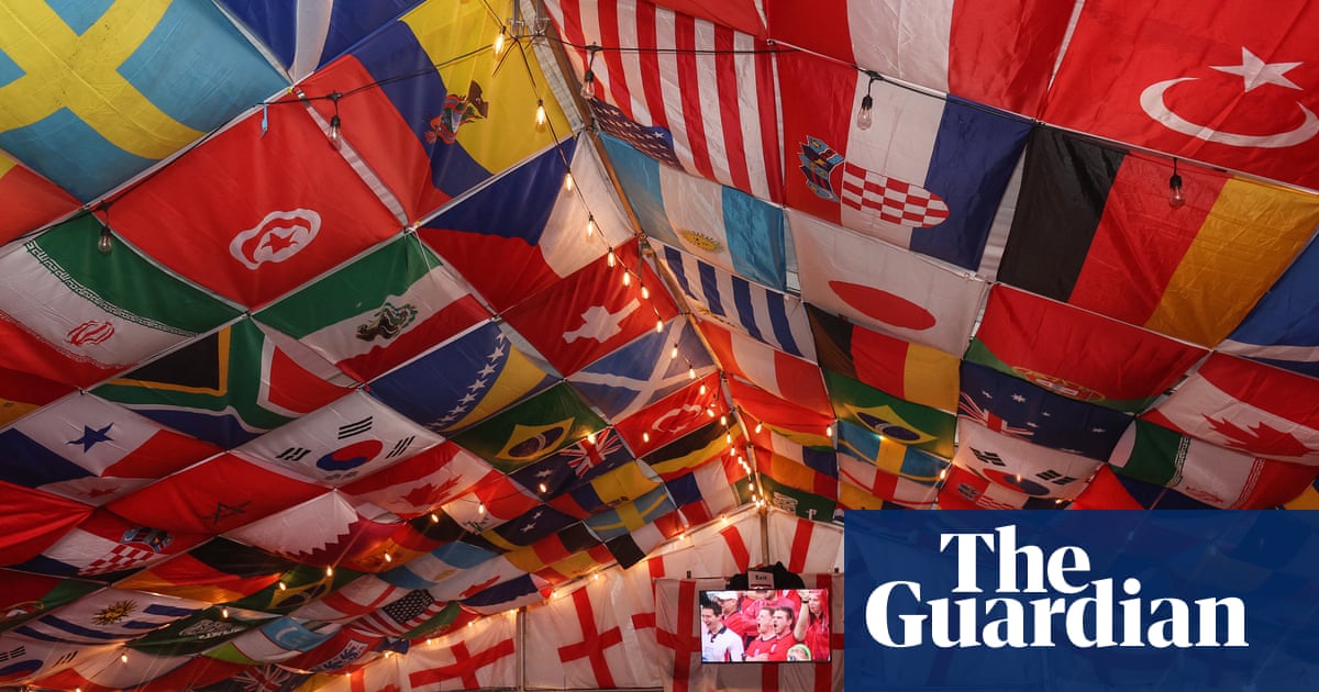 La Coupe du monde et le soleil incitent les consommateurs britanniques à dépenser de l'argent en bière et en achats en ligne | Dépenses de consommation
