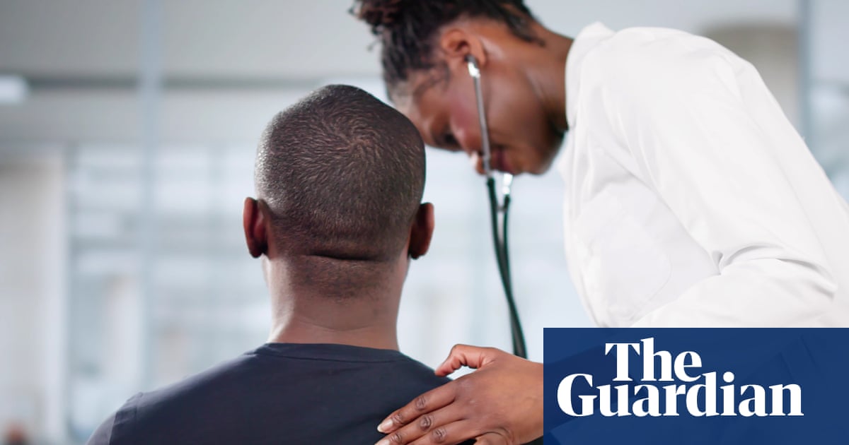 En Angleterre, les médecins noirs ont quatre fois moins de chances d'obtenir une place de formation que les médecins blancs | NHS