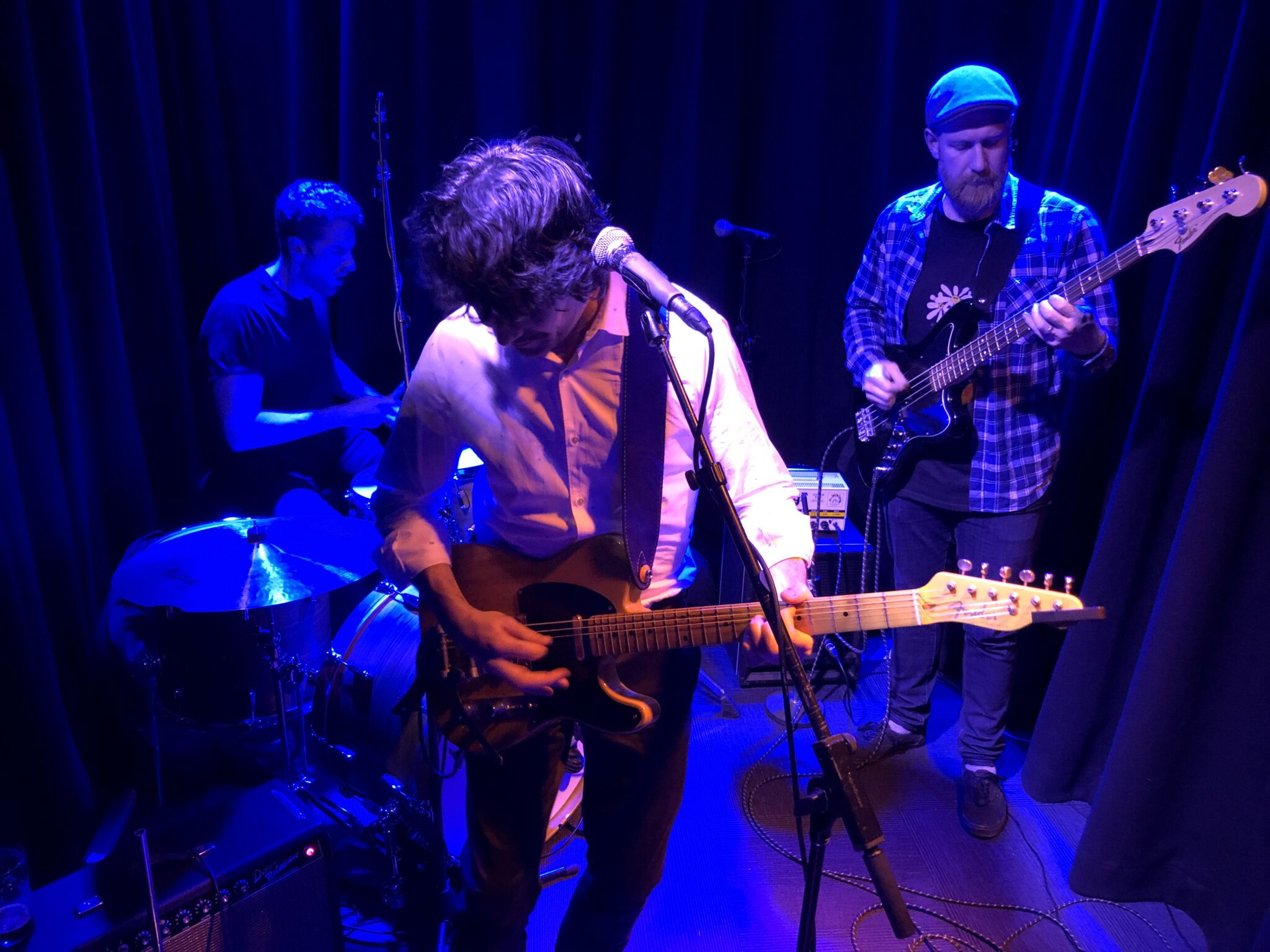 Première : Flame to Grey – Billy Peril présente le Jangling 'Tornado'