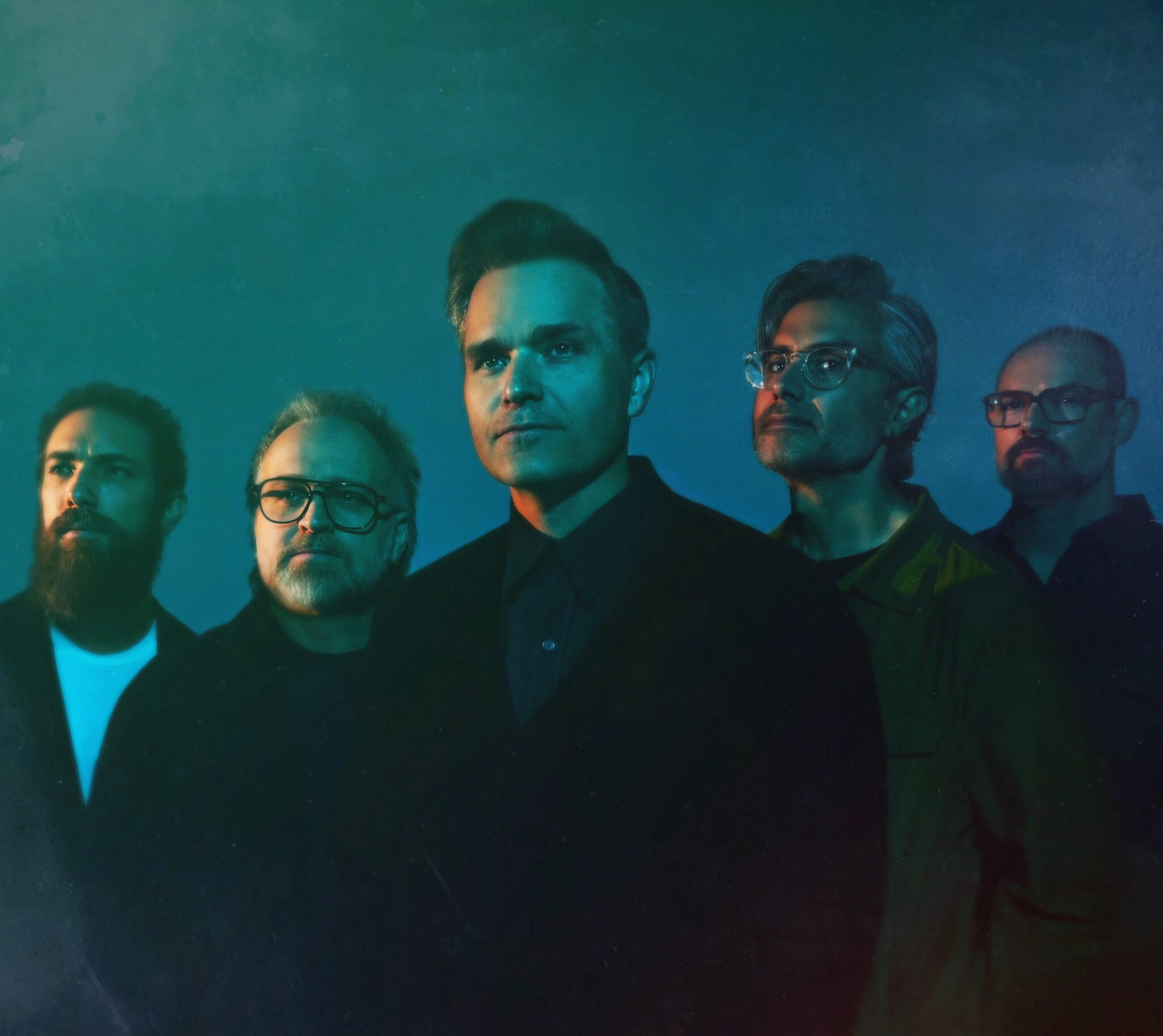 ^ “Death Cab For Cutie en grande tournée au Royaume-Uni en septembre”.