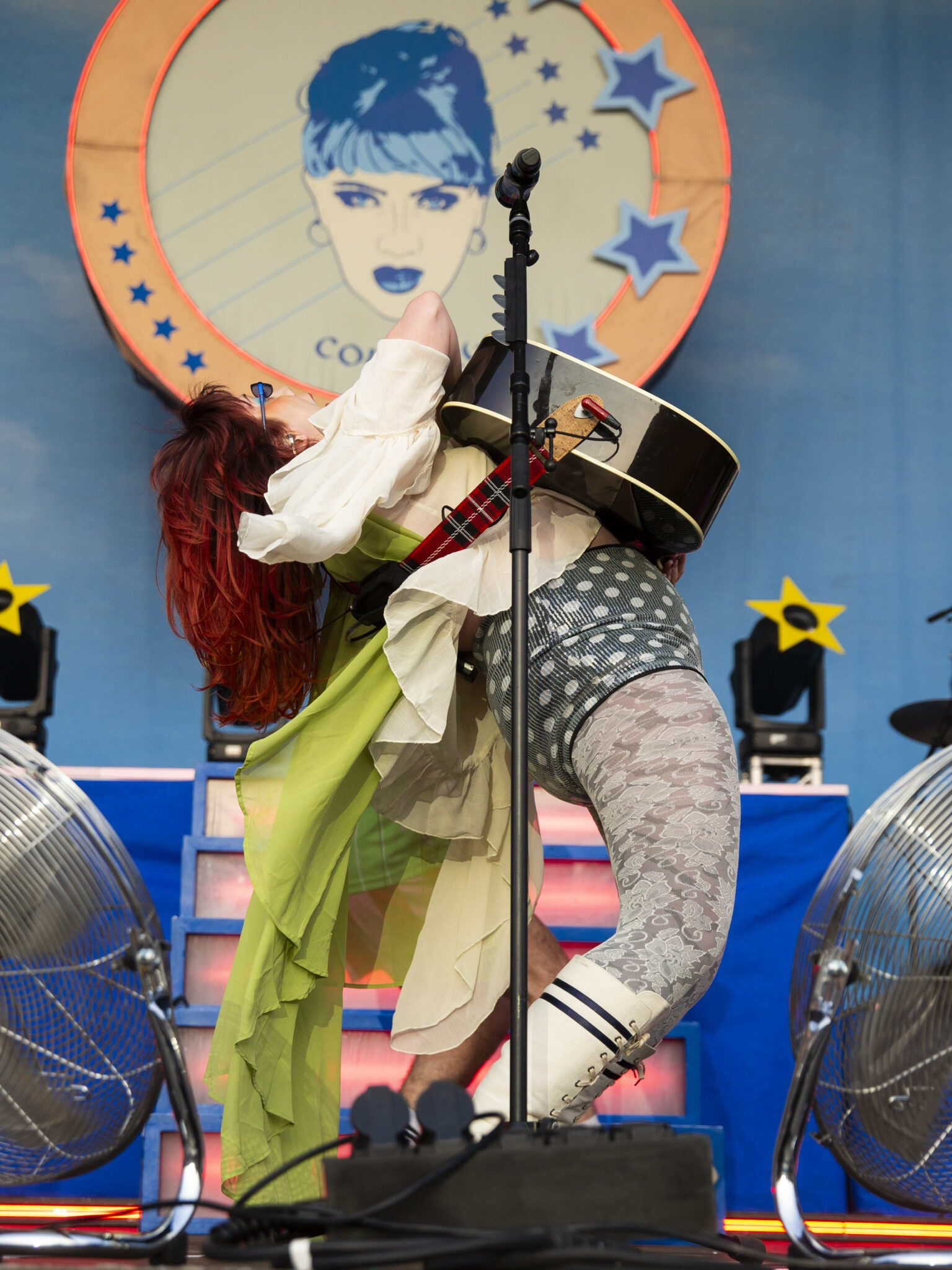 Revue en direct : CMAT / Katy J Pearson – Piece Hall, Halifax le 17 juillet 2026