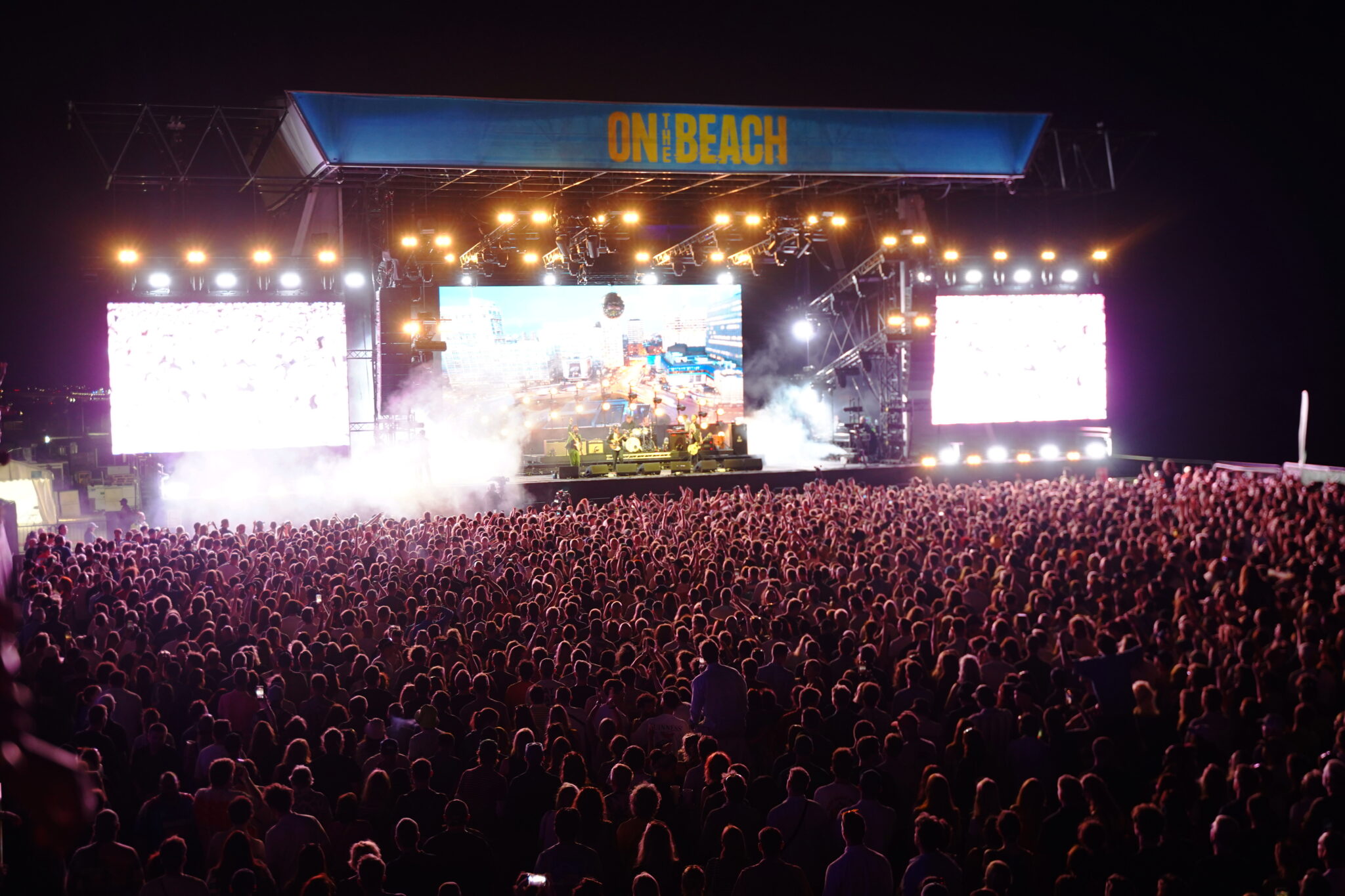 Revue en direct : The Maccabees / On The Beach Festival, Brighton, 25/07/26