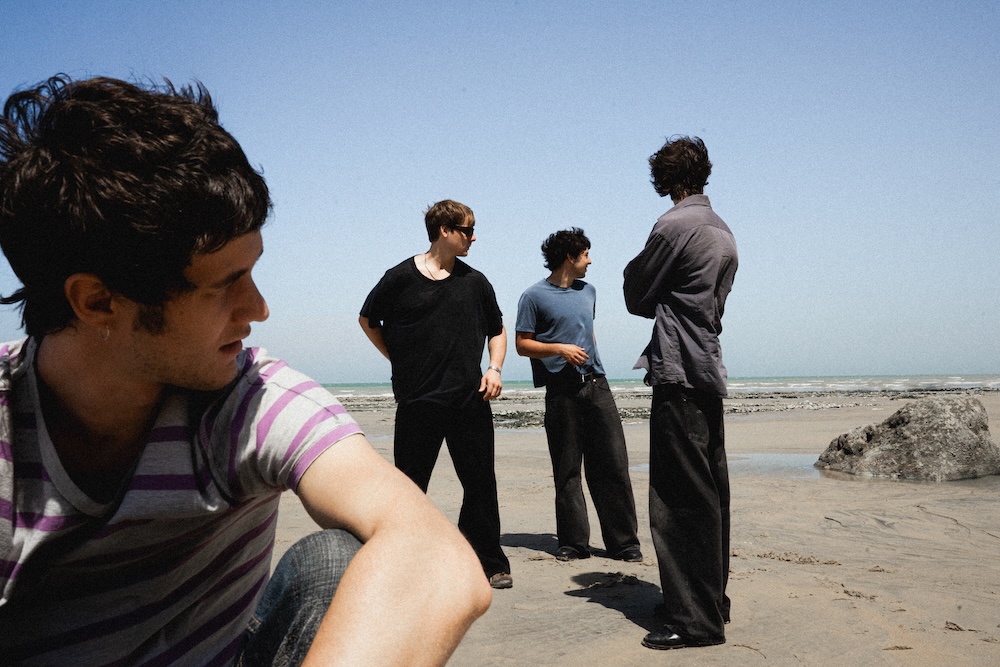 Titel: Radio Free Alice setzen internationalen Aufstieg mit „Kick in the Shins“ fort