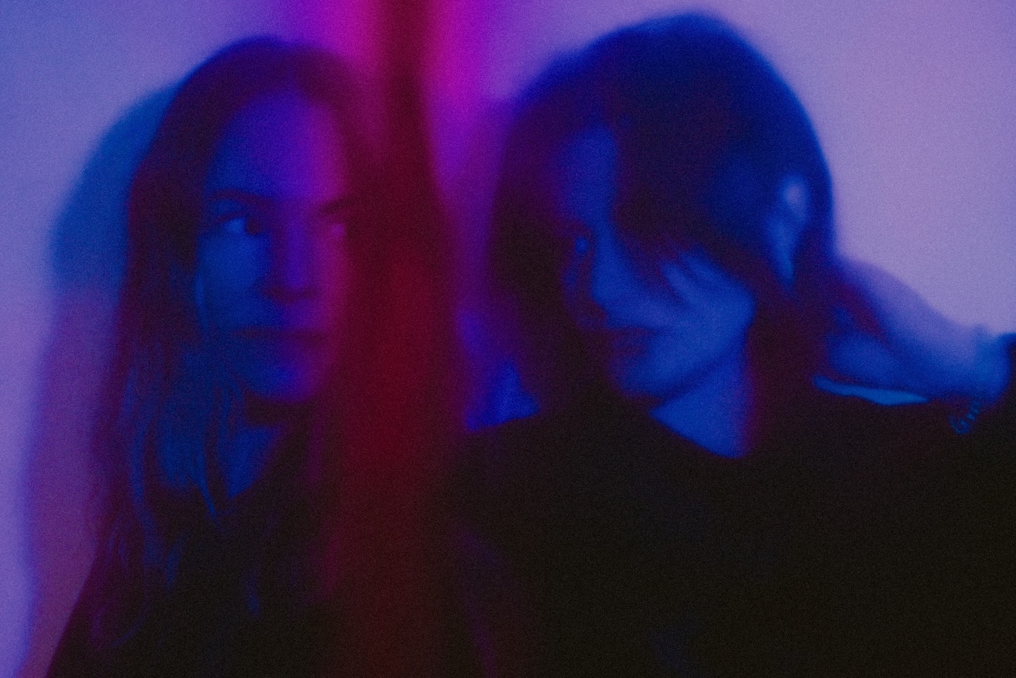 Titre : Uh Huh Her réinvente “Kool Thing” de Sonic Youth avant Nocturnes : Redux