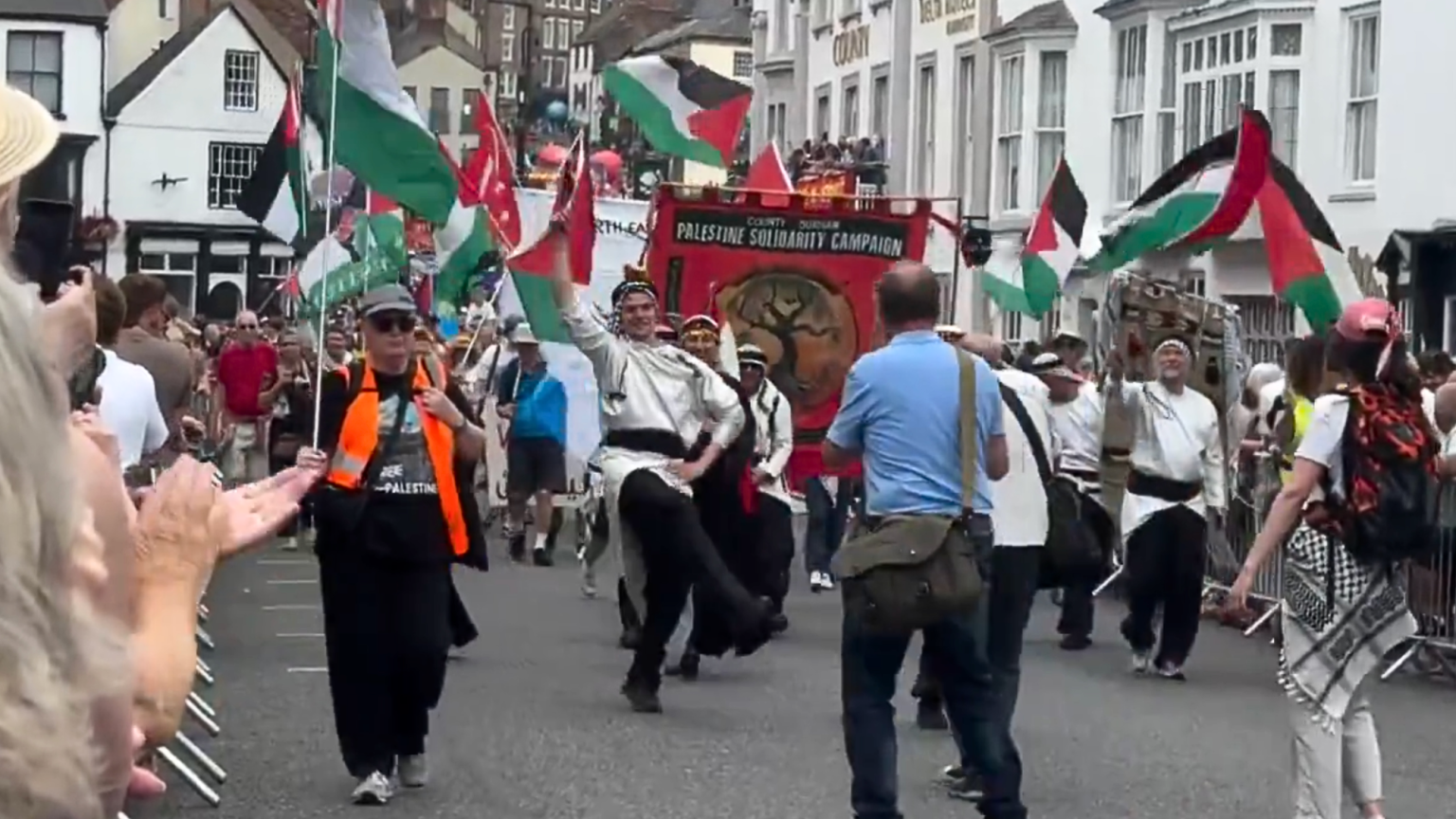 Faut-il obliger les mineurs de Durham à célébrer la Palestine ?