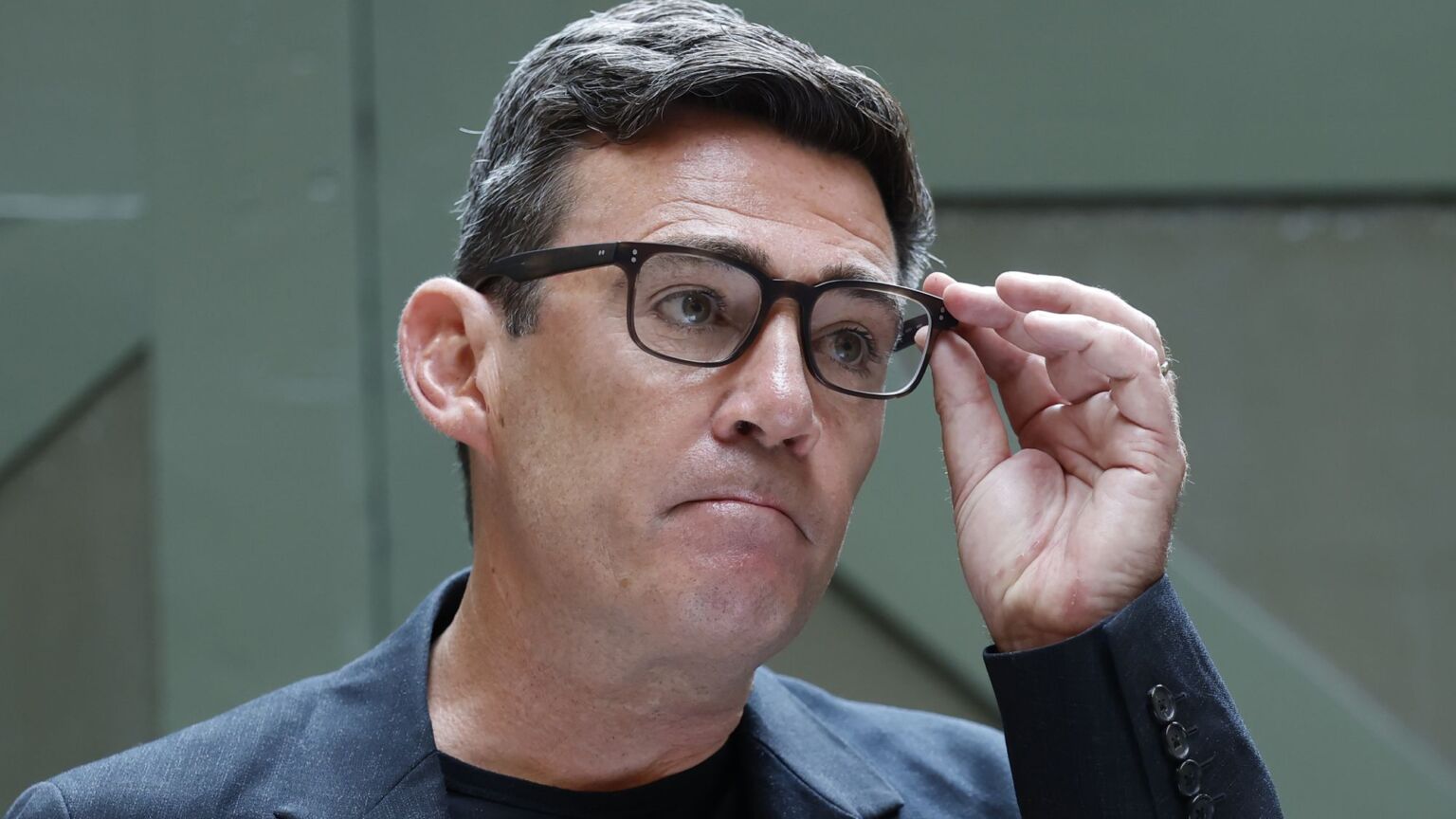Big Burnham vous surveillera