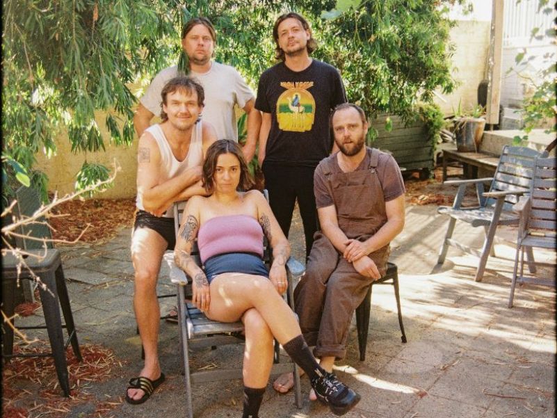 Titre : GRUB annonce son premier album éponyme et sort “Shake It”