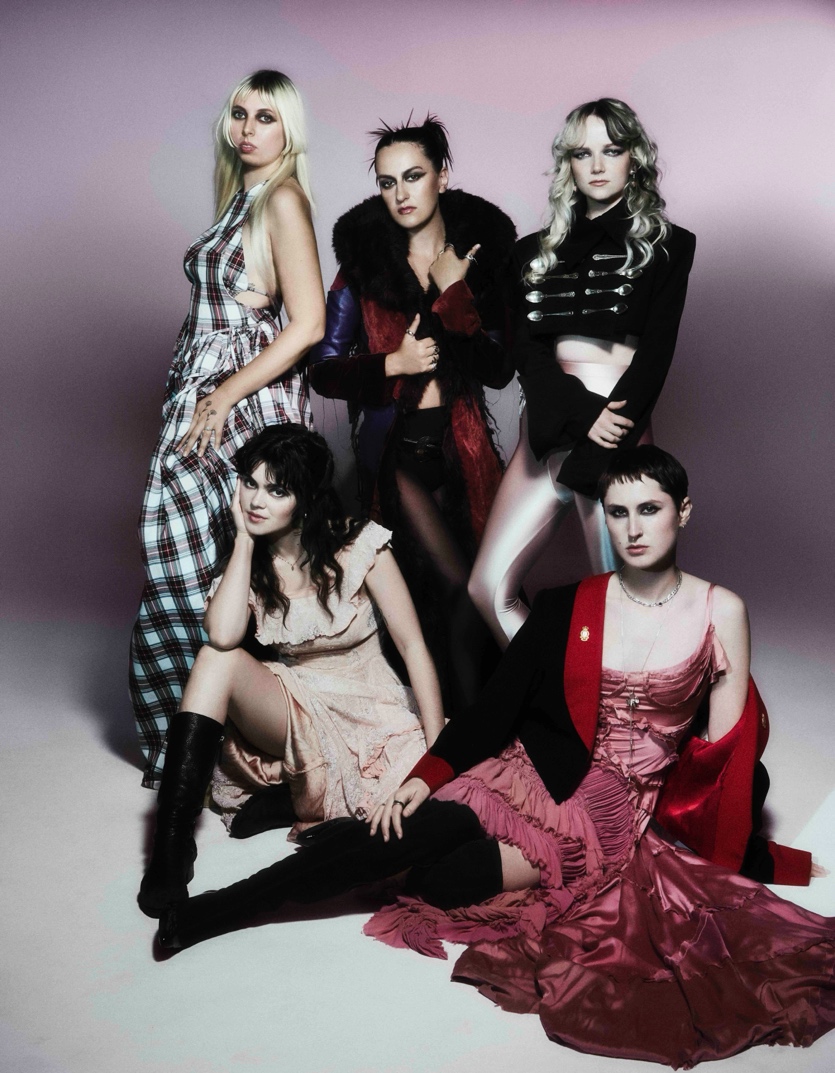Titre : The Last Dinner Party Partagez le nouveau single « Knocking At The Sky »