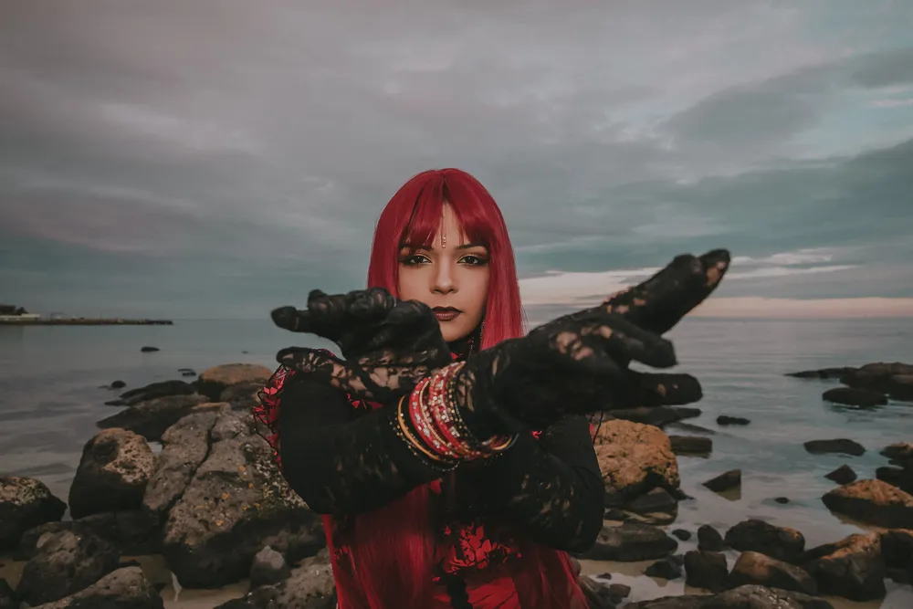 Première : L'artiste SRU, qui vit à Naarm/Melbourne, se confronte au sacrifice de soi avec son nouveau single « be ur girl ».