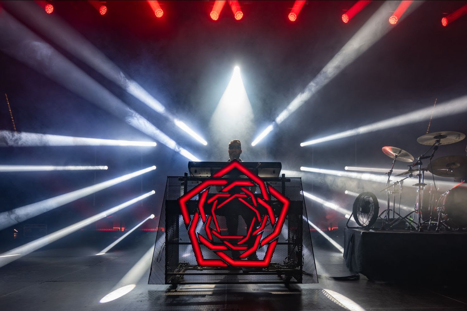 News : Carpenter Brut amène Leather Temple en Australie en 2027