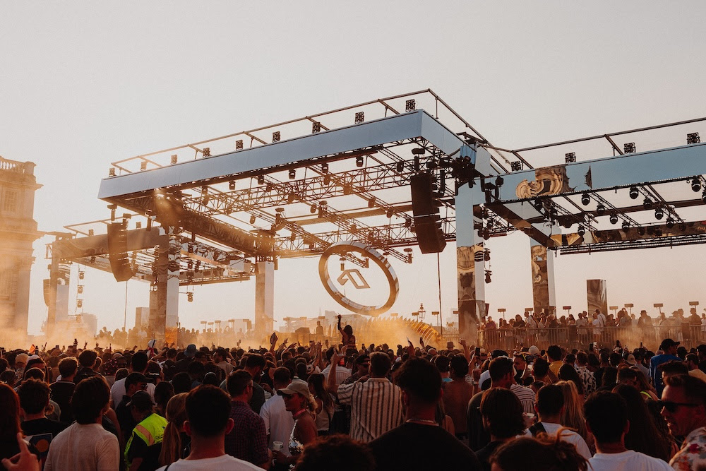 ^ “Anjunadeep revient en Australie avec Eli & Fur, Jody Wisternoff et Dosem”