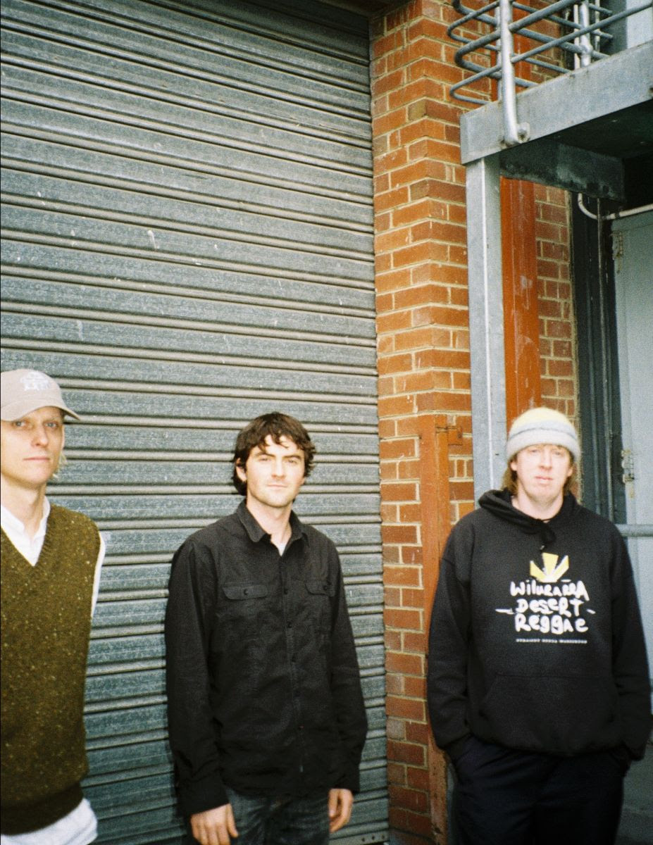 ^ “Charlie Ivan annonce une tournée nationale avec un nouveau single “Fait Accompli”.