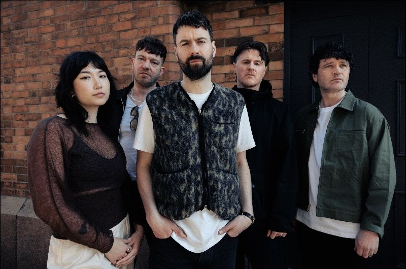 Titre : Les Courteeners partagent « Plus One Forever » avant God Bless The Band