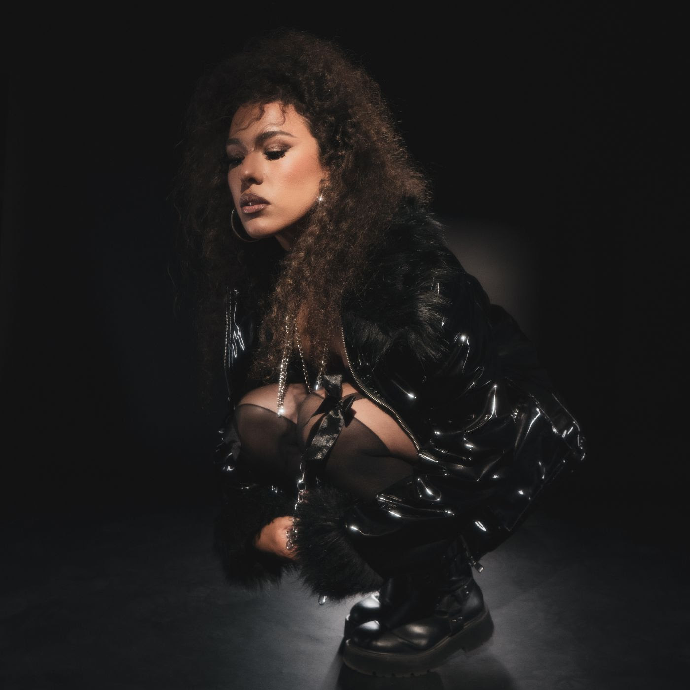 Titre : Tanya George sort le nouveau single « The Devil » avant son premier album Contrast