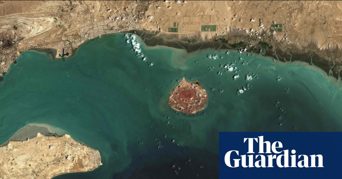 US strikes Iranian launchers on Larak island amid strait of Hormuz tensions | US-Israel war on Iran