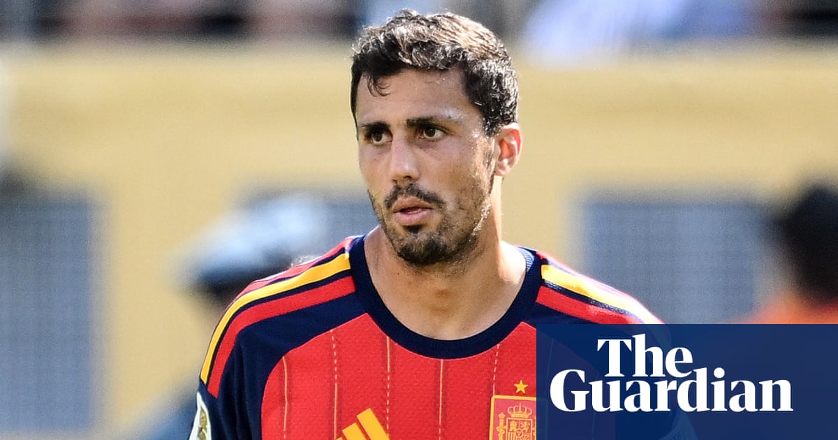 Barcelona make improved £51m bid for Rodri as Manchester City target Fernández | Manchester City