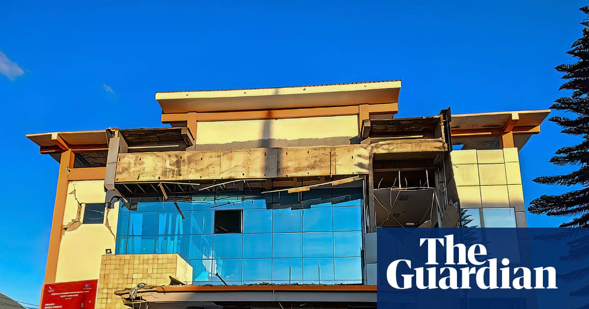 Strong 7.7-magnitude earthquake strikes eastern Indonesia, triggering tsunami warning | Indonesia