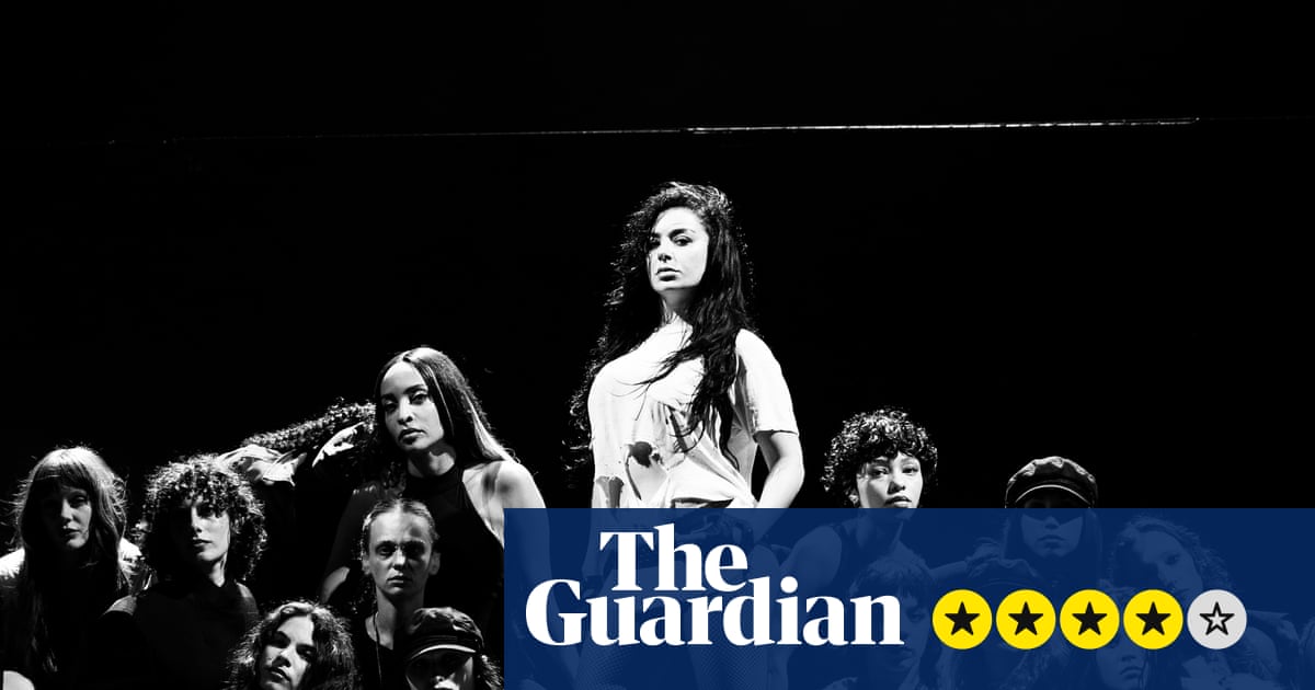 Charli xcx, Reading Festival review – Pretentious? Just a bit. But Nietzsche would have loved it | Charli xcx