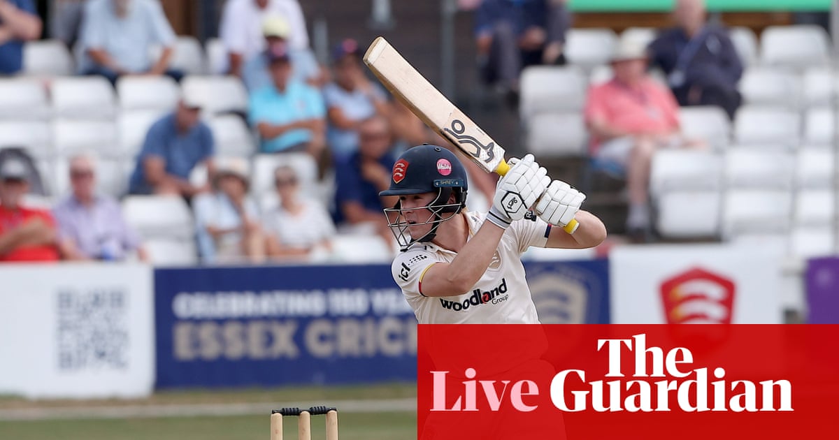 Warwickshire v Nottinghamshire, Essex v Surrey, and more: county cricket, day two – live | County Championship