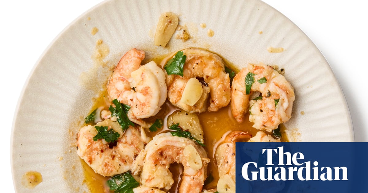 How to make gambas al ajillo – recipe | Seafood