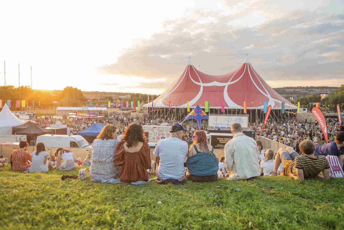 Rock N Roll Circus arrives in Sheffield — still tickets for The Kooks and Richard Ashcroft
