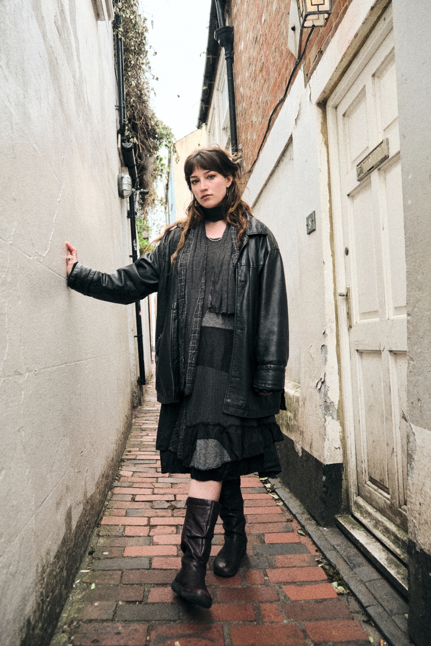 Video: Larlin Unveil New Video For ‘Sondheim’