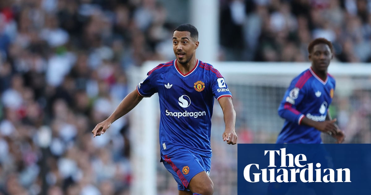 Manchester United’s engine room runs out of puff as fans begin to voice frustration | Manchester United