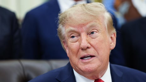 Trump bans CNN, MS Now and Politico from White House - video